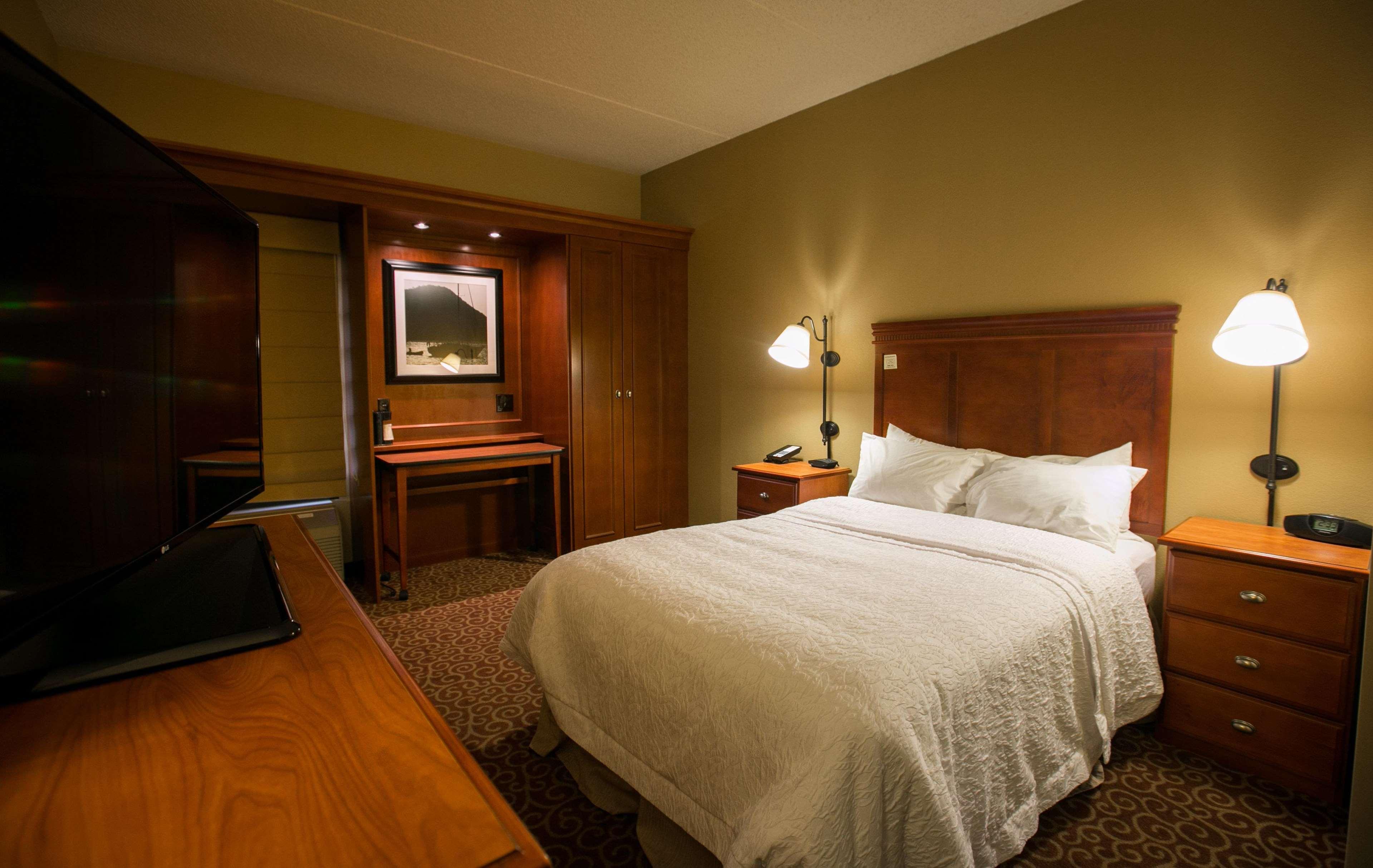 Spx Hotel Green Bay Bagian luar foto