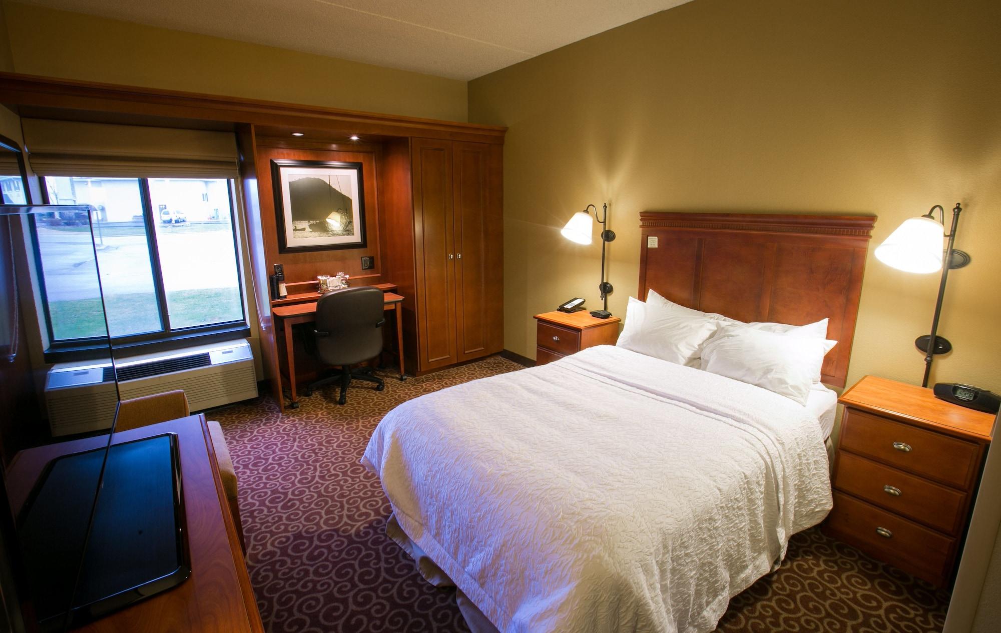 Spx Hotel Green Bay Bagian luar foto