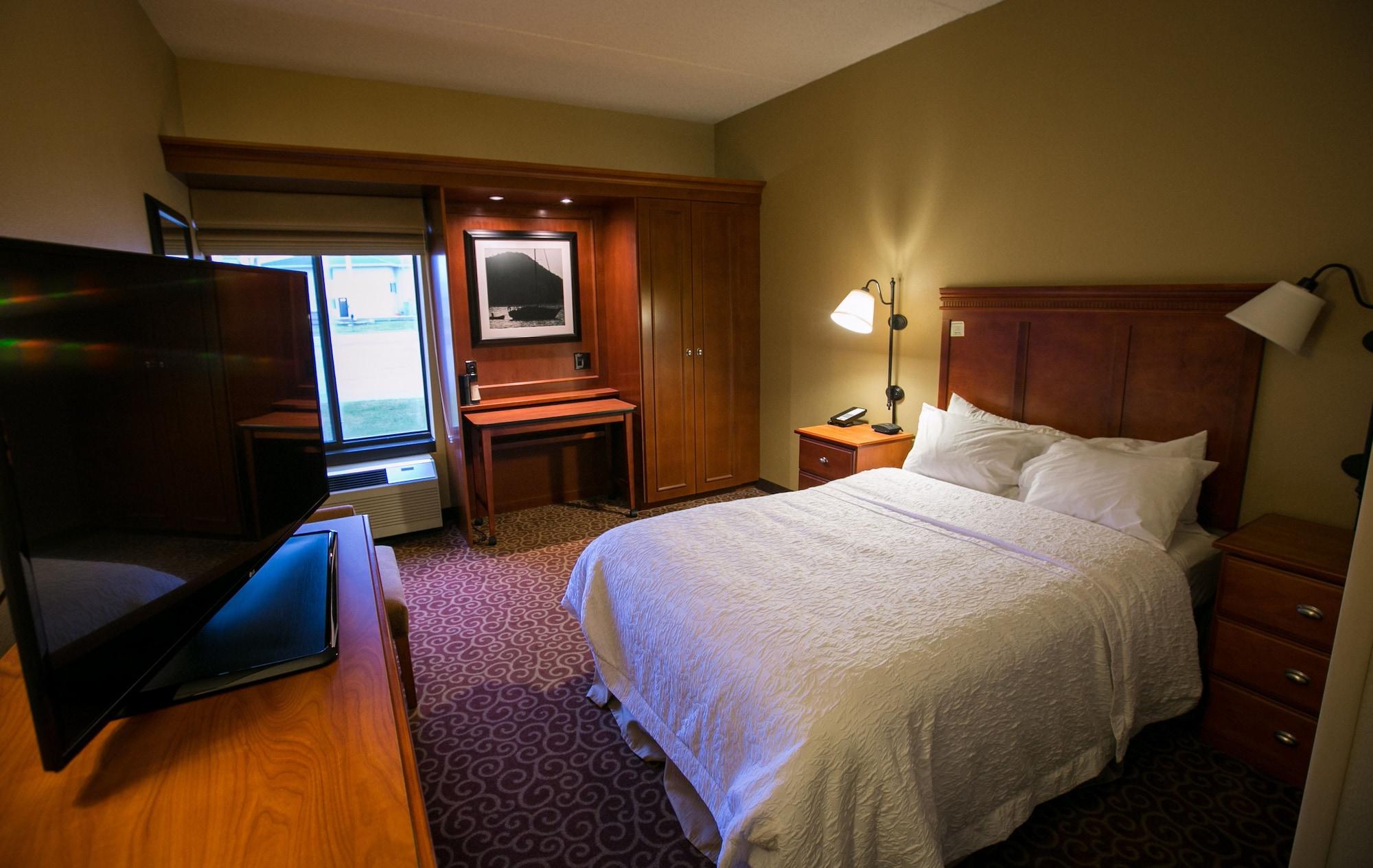 Spx Hotel Green Bay Bagian luar foto
