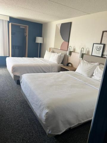 Spx Hotel Green Bay Bagian luar foto