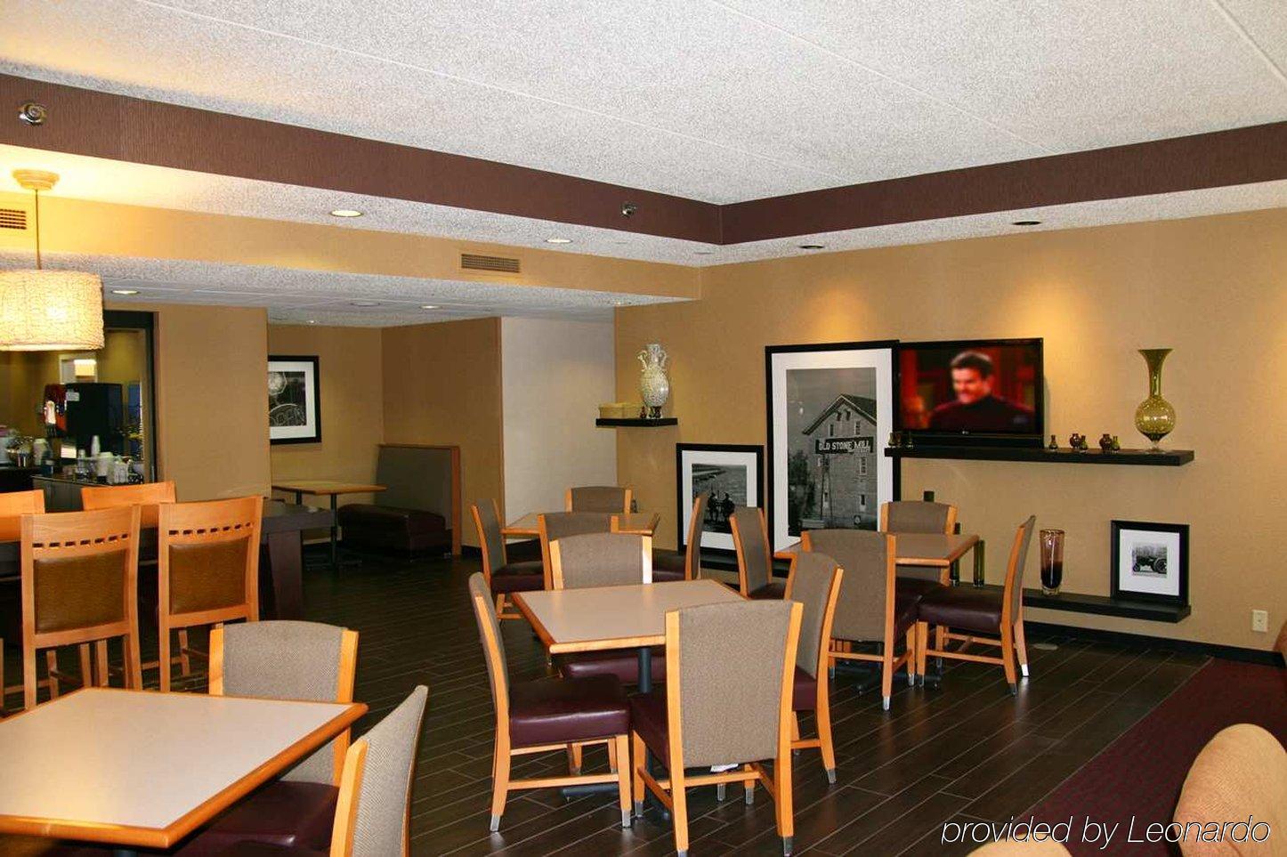 Spx Hotel Green Bay Restoran foto