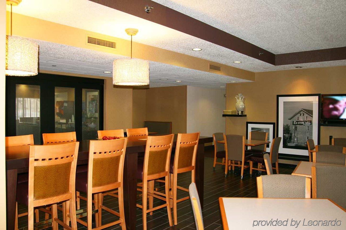 Spx Hotel Green Bay Bagian luar foto