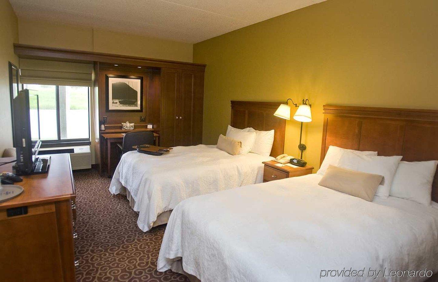 Spx Hotel Green Bay Bagian luar foto