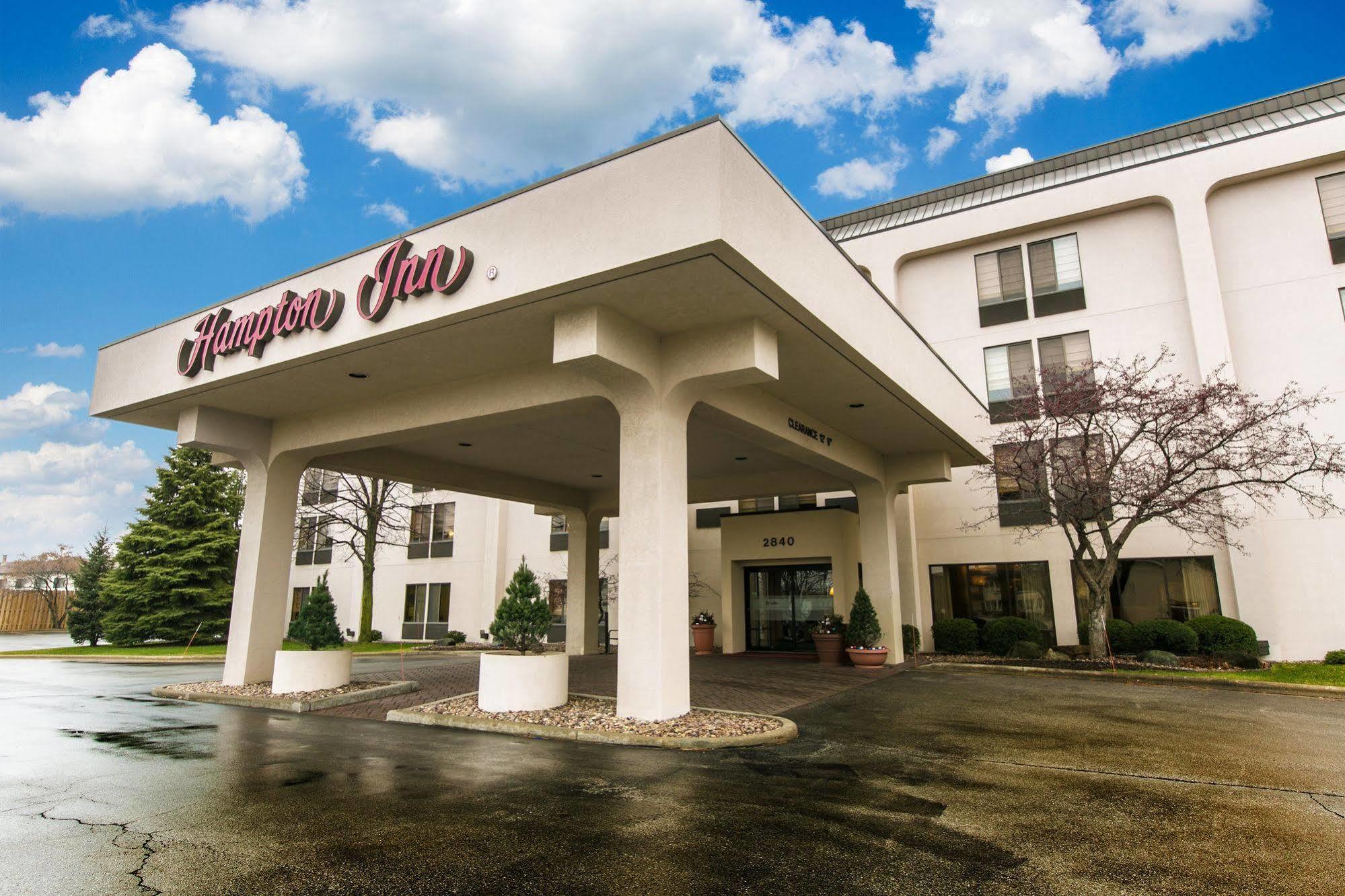 Spx Hotel Green Bay Bagian luar foto
